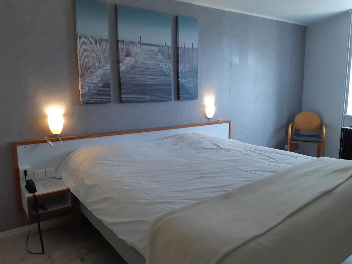 רוסקוף Logis Hotel Les Chardons Bleus Restaurant Le Bistrot De La Mer מראה חיצוני תמונה