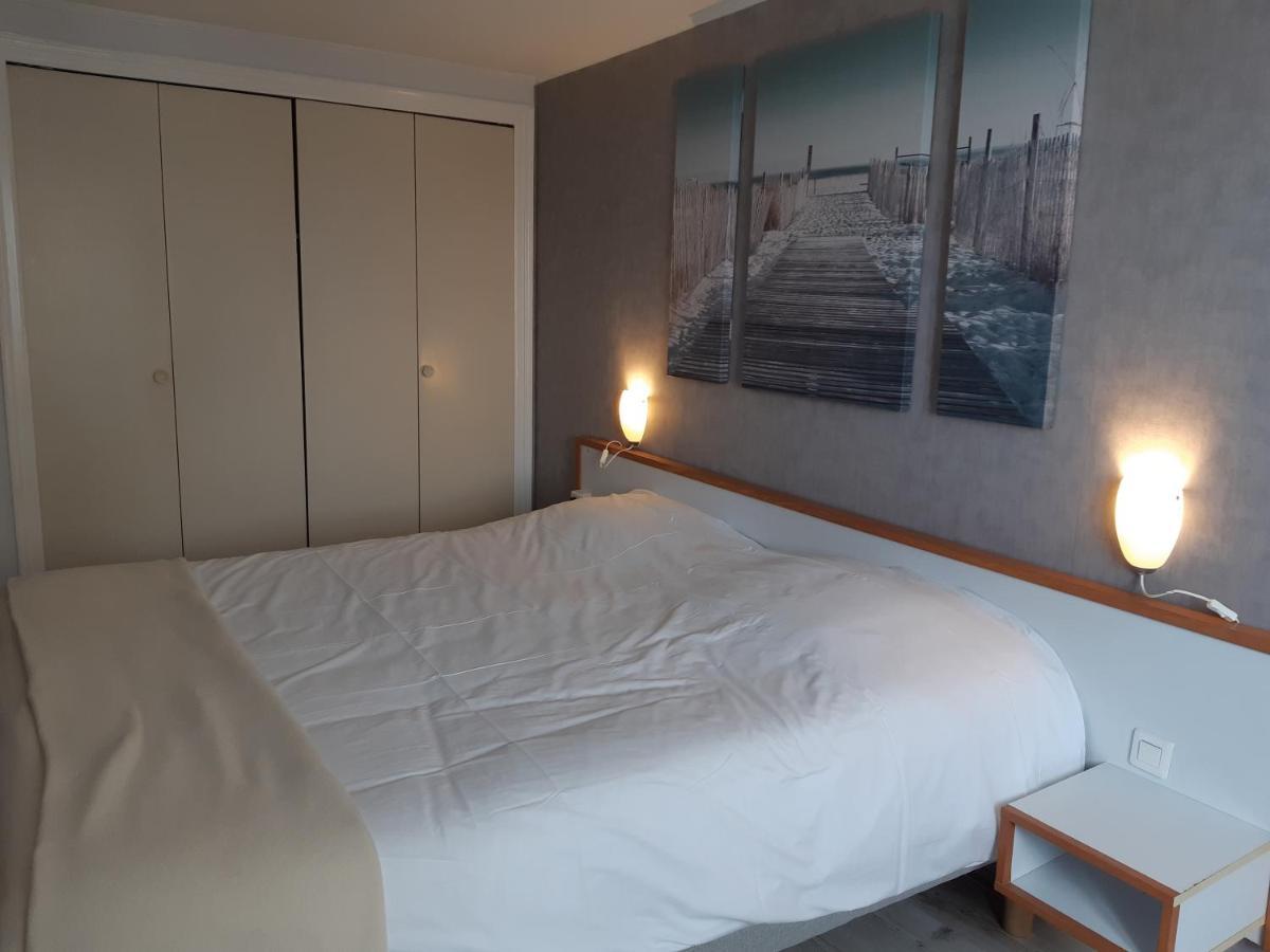 רוסקוף Logis Hotel Les Chardons Bleus Restaurant Le Bistrot De La Mer מראה חיצוני תמונה